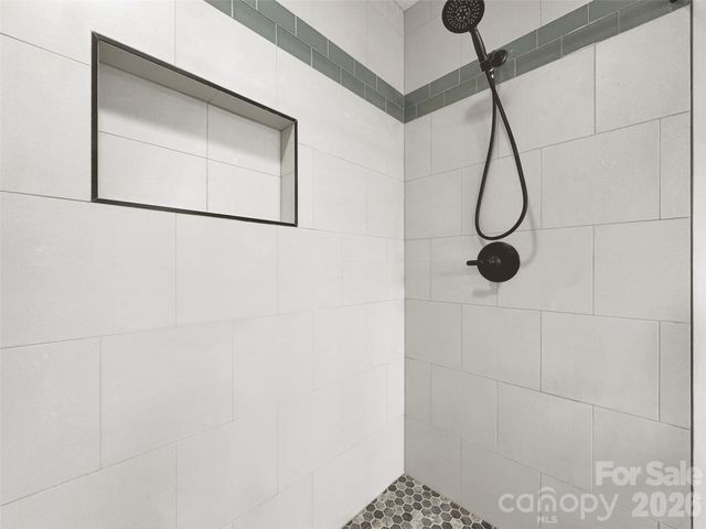 371 Falcon Ridge Drive, Waynesville, NC 28786