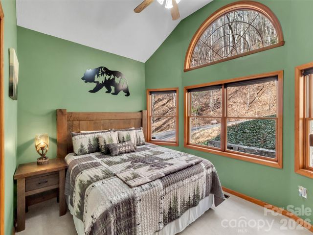 371 Falcon Ridge Drive, Waynesville, NC 28786
