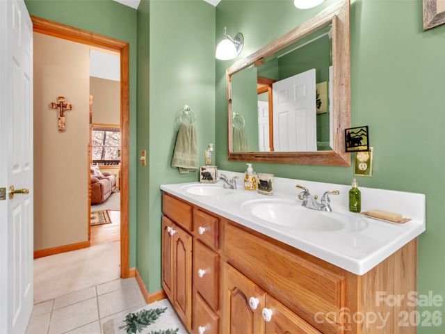 371 Falcon Ridge Drive, Waynesville, NC 28786