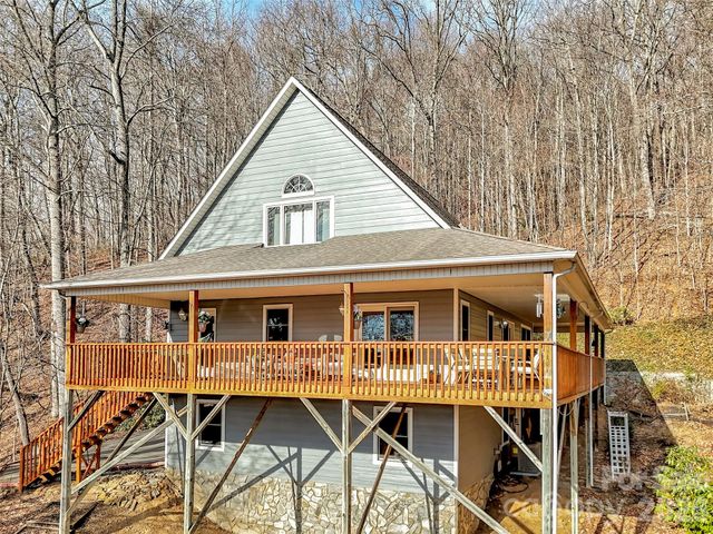 371 Falcon Ridge Drive, Waynesville, NC 28786