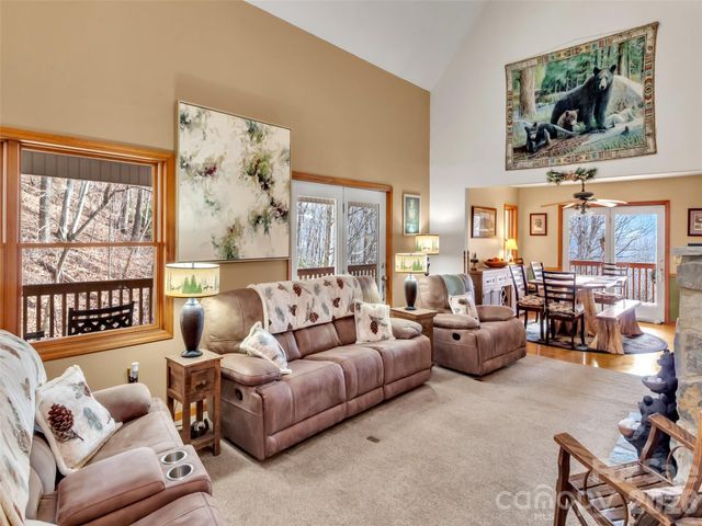 371 Falcon Ridge Drive, Waynesville, NC 28786