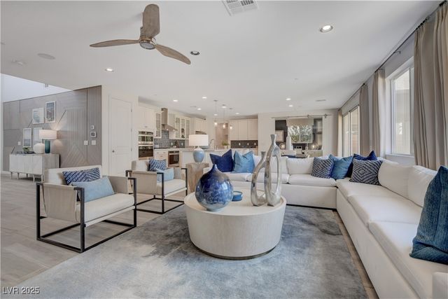 1075 North Water Street, Henderson, NV 89011