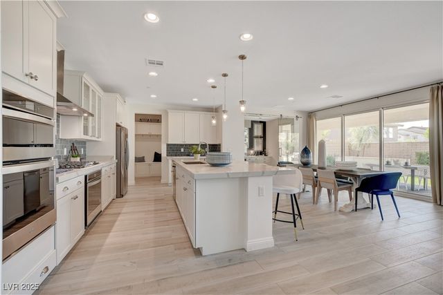 1075 North Water Street, Henderson, NV 89011
