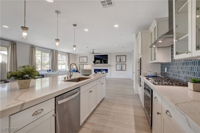 1075 North Water Street, Henderson, NV 89011