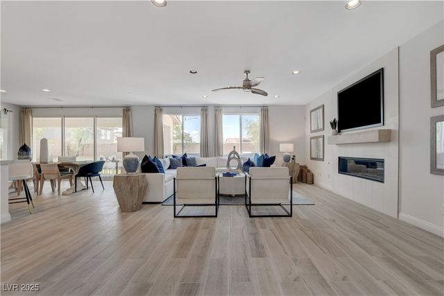 1075 North Water Street, Henderson, NV 89011