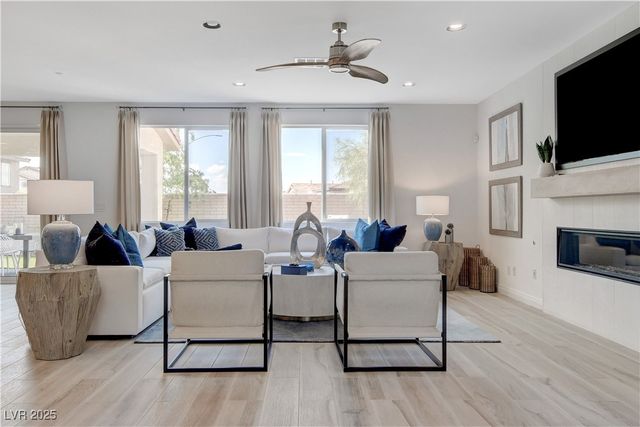 1075 North Water Street, Henderson, NV 89011
