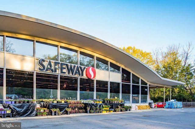 8815 SURREY CT, Alexandria, VA 22309