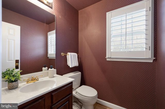 8815 SURREY CT, Alexandria, VA 22309