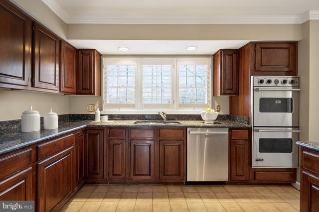 8815 SURREY CT, Alexandria, VA 22309