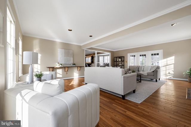 8815 SURREY CT, Alexandria, VA 22309