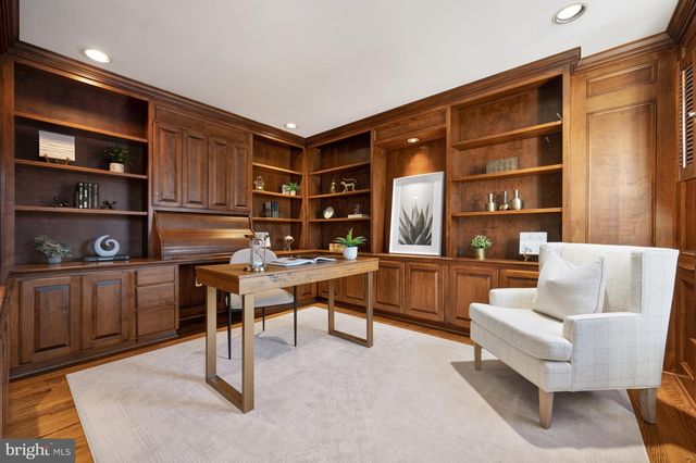 8815 SURREY CT, Alexandria, VA 22309