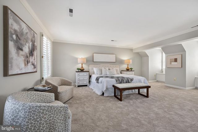 8815 SURREY CT, Alexandria, VA 22309