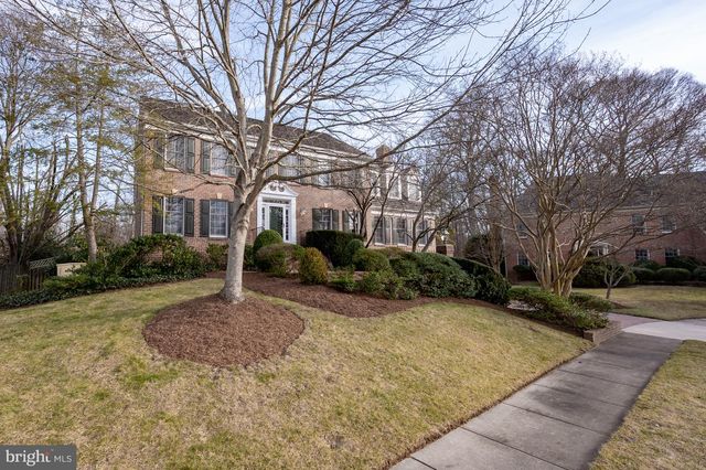 8815 SURREY CT, Alexandria, VA 22309