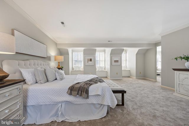 8815 SURREY CT, Alexandria, VA 22309