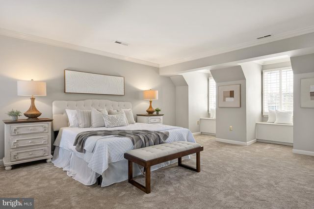 8815 SURREY CT, Alexandria, VA 22309