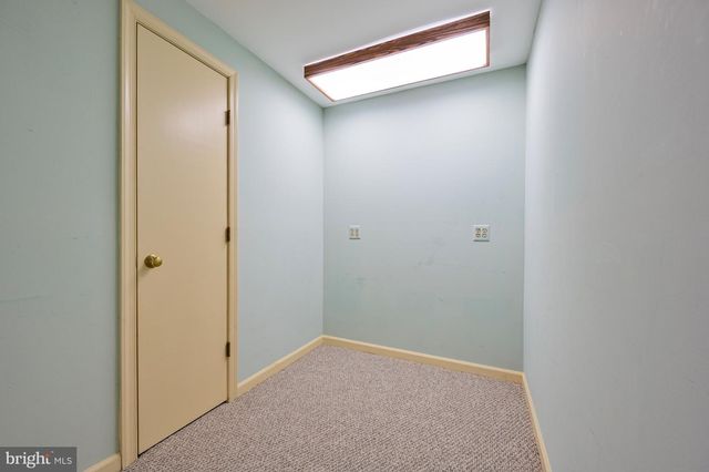 8815 SURREY CT, Alexandria, VA 22309