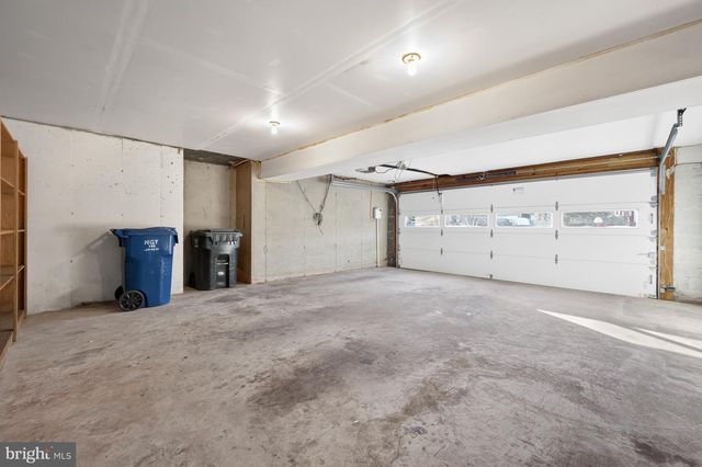 8815 SURREY CT, Alexandria, VA 22309