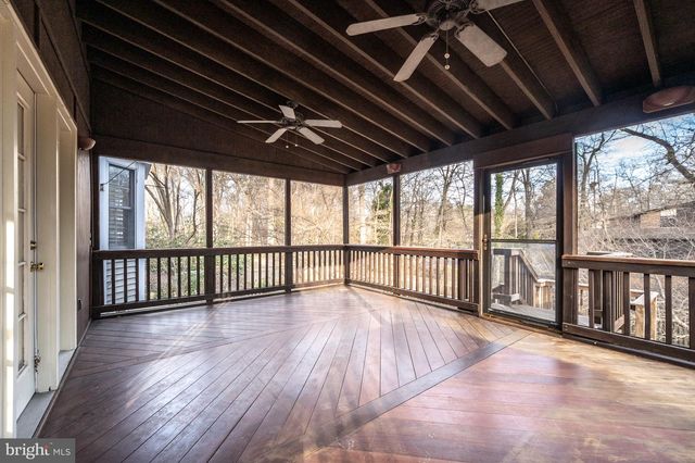 8815 SURREY CT, Alexandria, VA 22309