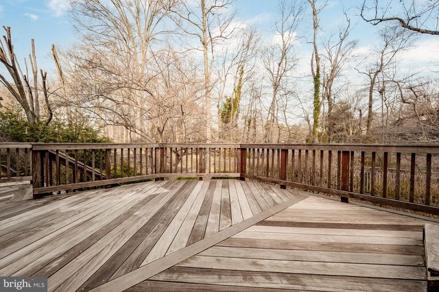 8815 SURREY CT, Alexandria, VA 22309