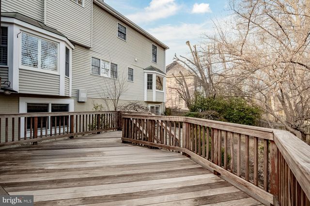 8815 SURREY CT, Alexandria, VA 22309