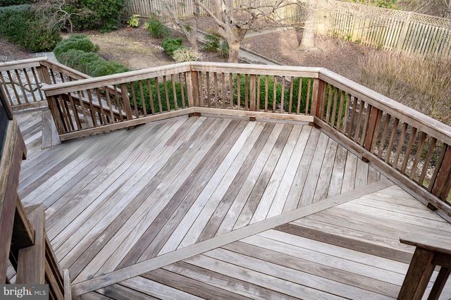 8815 SURREY CT, Alexandria, VA 22309