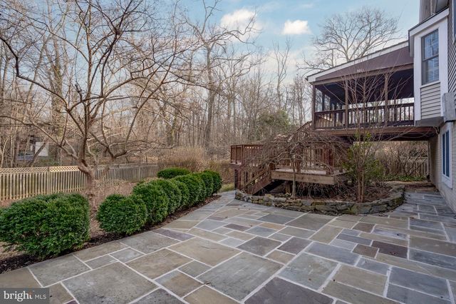 8815 SURREY CT, Alexandria, VA 22309