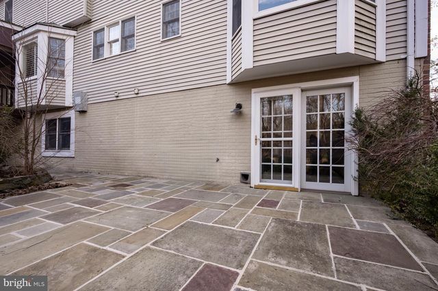 8815 SURREY CT, Alexandria, VA 22309