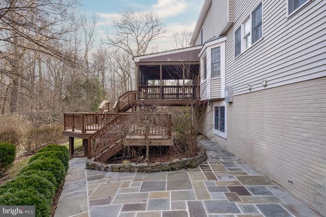 8815 SURREY CT, Alexandria, VA 22309