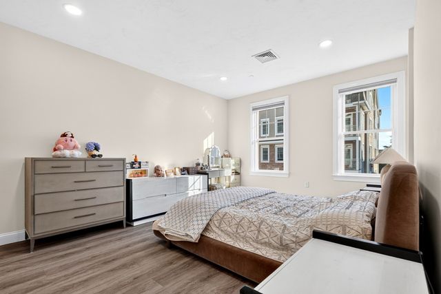 320 Middlesex Ave D202, Medford, MA 02155
