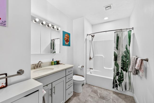 320 Middlesex Ave D202, Medford, MA 02155
