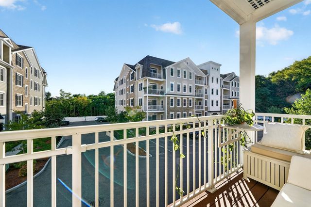 320 Middlesex Ave D202, Medford, MA 02155