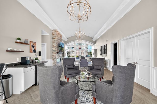 320 Middlesex Ave D202, Medford, MA 02155