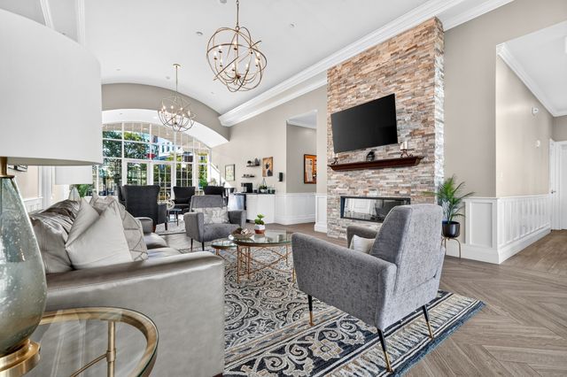 320 Middlesex Ave D202, Medford, MA 02155