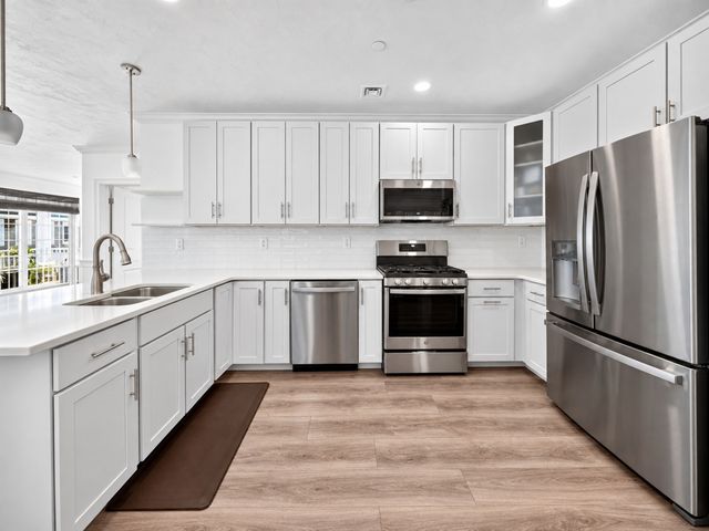 320 Middlesex Ave D202, Medford, MA 02155