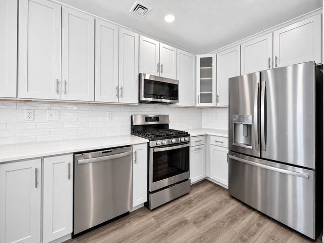 320 Middlesex Ave D202, Medford, MA 02155
