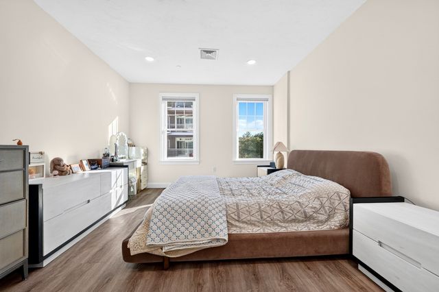 320 Middlesex Ave D202, Medford, MA 02155