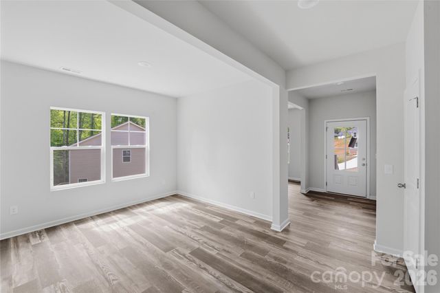 5156 Mark Drive NE, Hickory, NC 28601