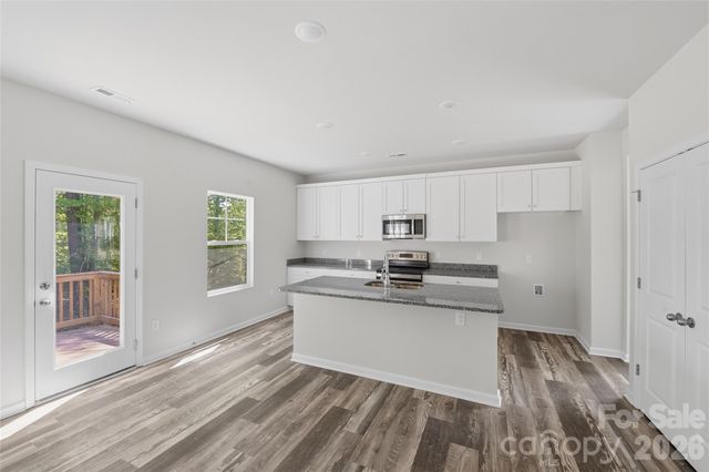 5156 Mark Drive NE, Hickory, NC 28601