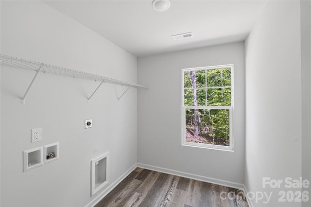 5156 Mark Drive NE, Hickory, NC 28601