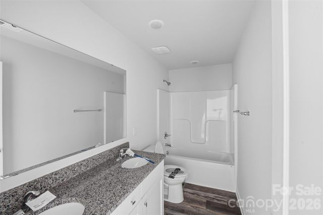 5156 Mark Drive NE, Hickory, NC 28601