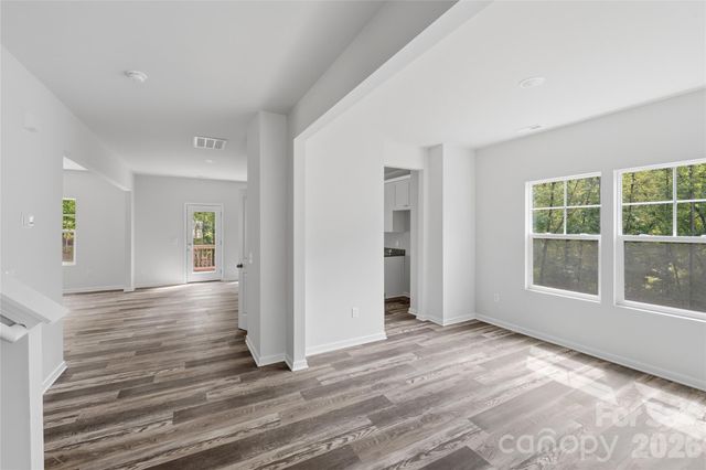 5156 Mark Drive NE, Hickory, NC 28601