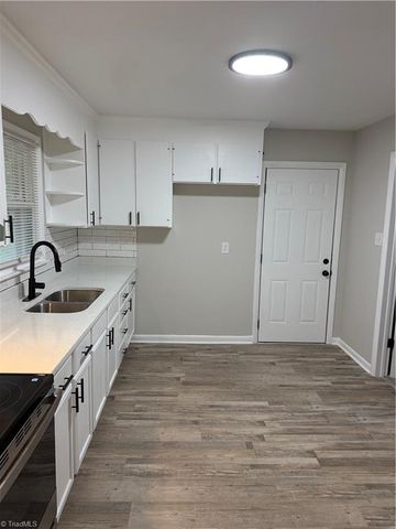 2116 Larkspur Drive, Greensboro, NC 27405