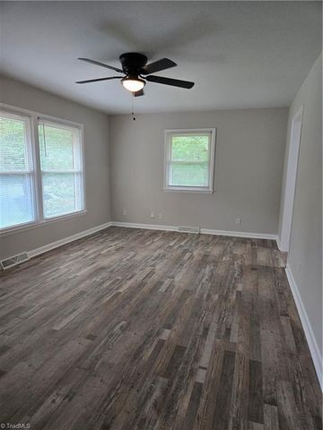 2116 Larkspur Drive, Greensboro, NC 27405