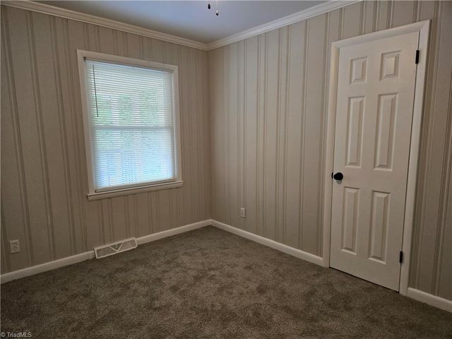 2116 Larkspur Drive, Greensboro, NC 27405