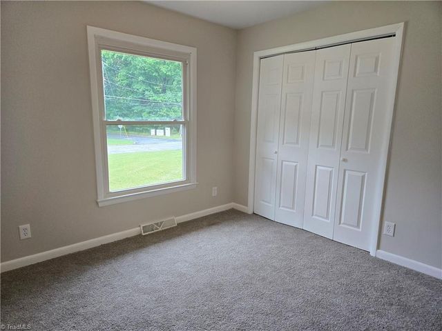 2116 Larkspur Drive, Greensboro, NC 27405