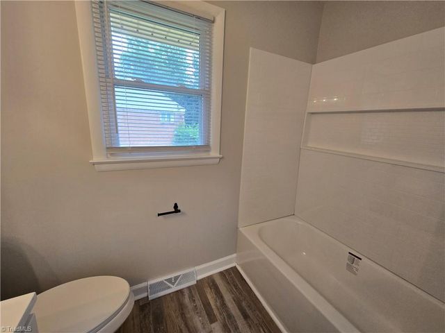 2116 Larkspur Drive, Greensboro, NC 27405