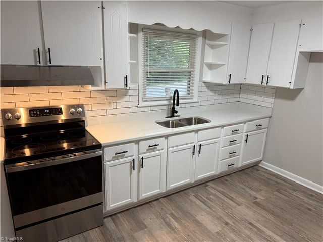 2116 Larkspur Drive, Greensboro, NC 27405