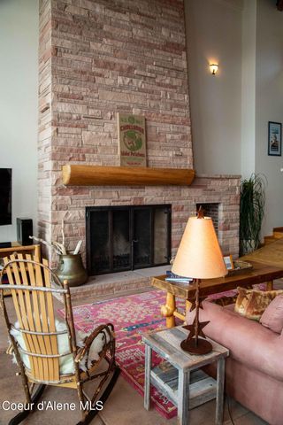440 Pringle Ave, Hope, ID 83836