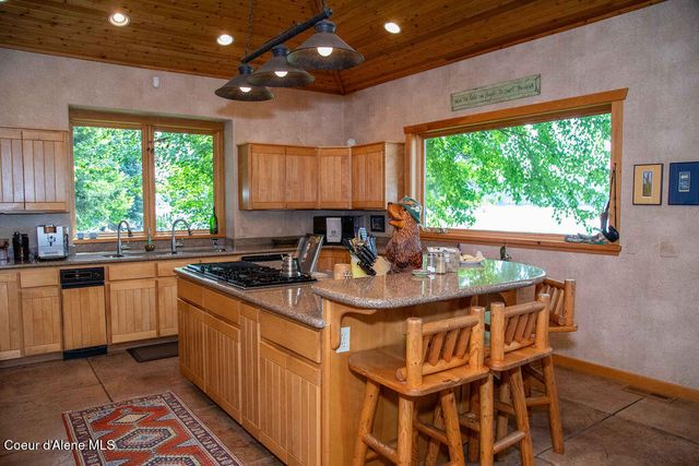 440 Pringle Ave, Hope, ID 83836