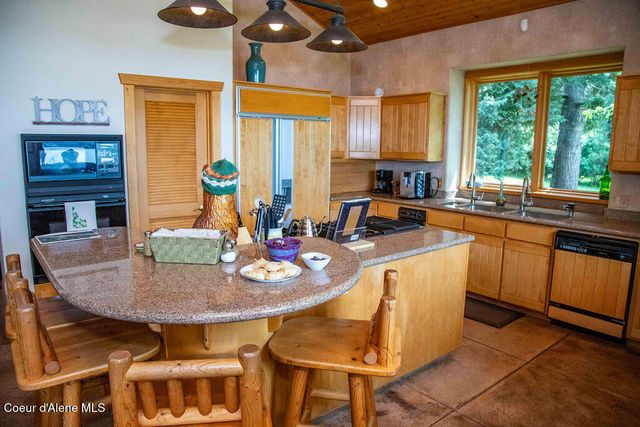 440 Pringle Ave, Hope, ID 83836